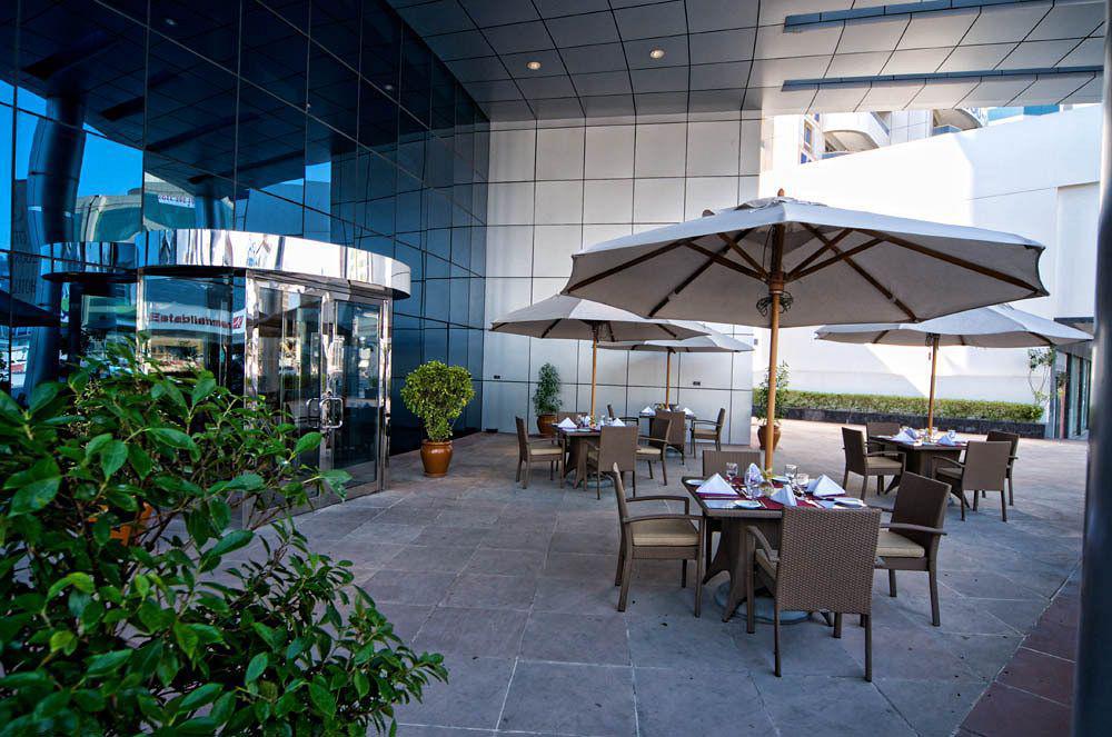 City Seasons Hotel Dubai Restaurant photo