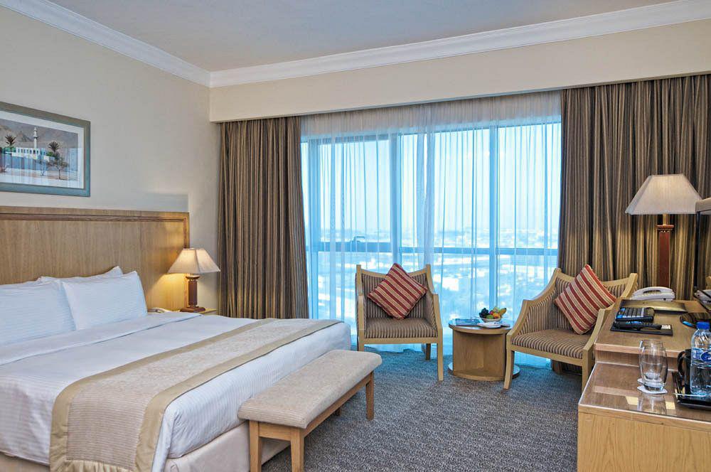 City Seasons Hotel Dubai Room photo